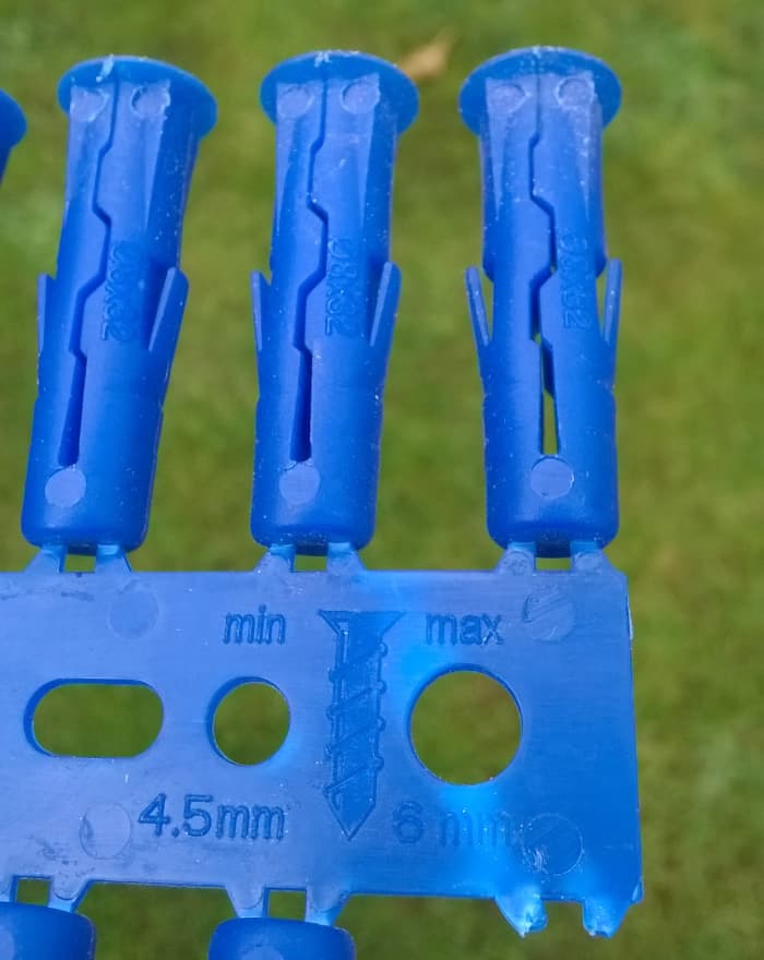 Wall plugs fixings (sometimes called "Rawlplugs"), allow cupboards, brackets etc. to be attached to concrete walls. The max and min size screw is indicated. A tungsten carbide bit is used for making holes.