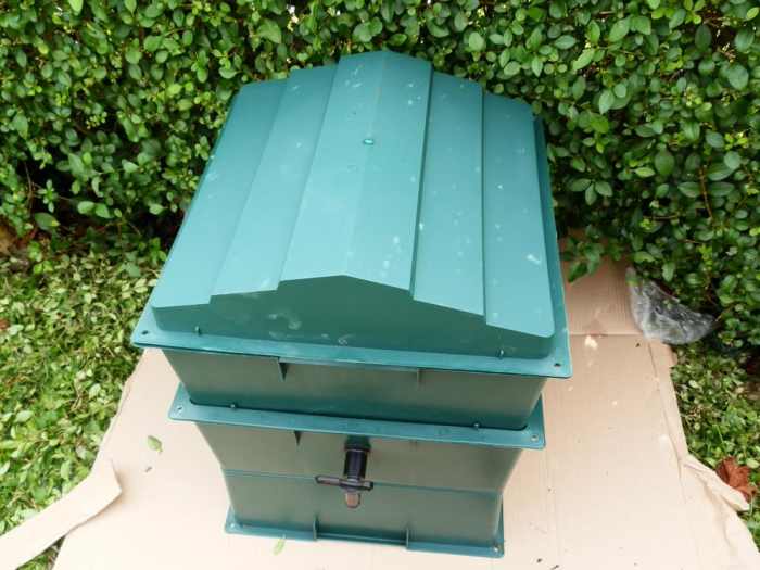 How to Set Up a Worm Composting Bin (With StepbyStep Photo Guide