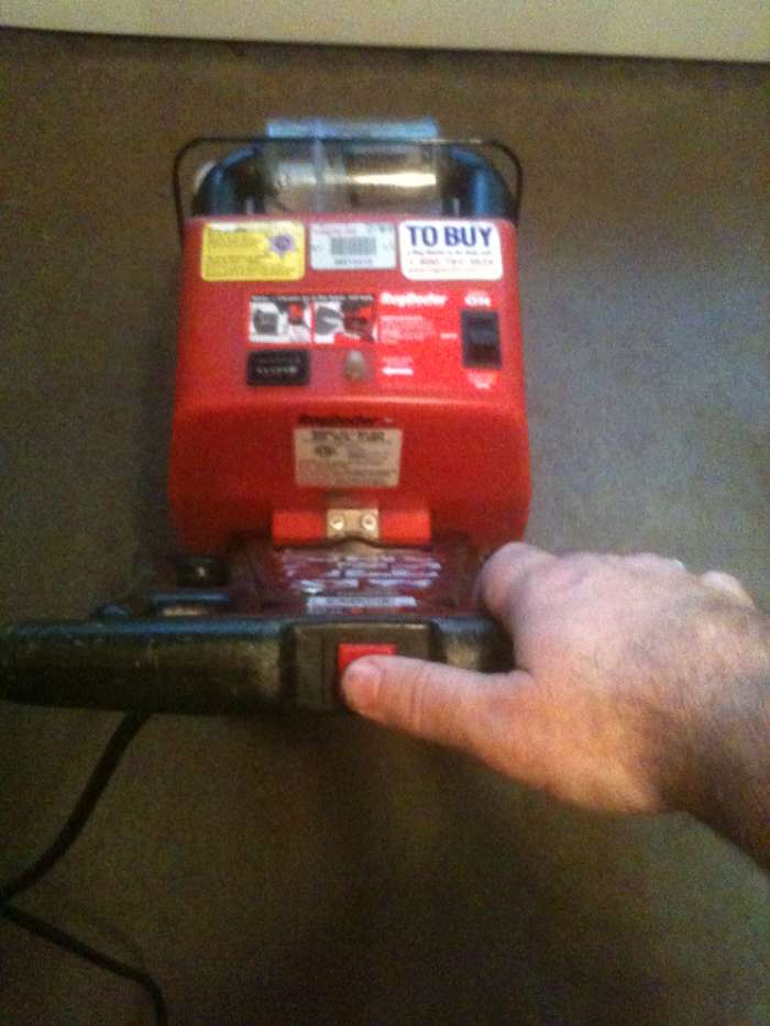 Using the detergent button