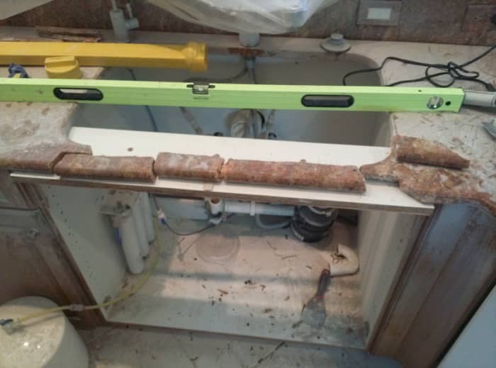 how to get rust off granite countertop