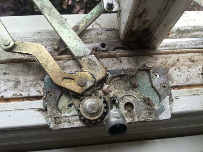 Unscrewing a Broken Window Crank