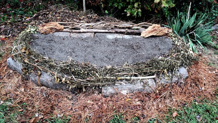 Log tuin bed gemaakt en gefotografeerd door Robert Kernodle