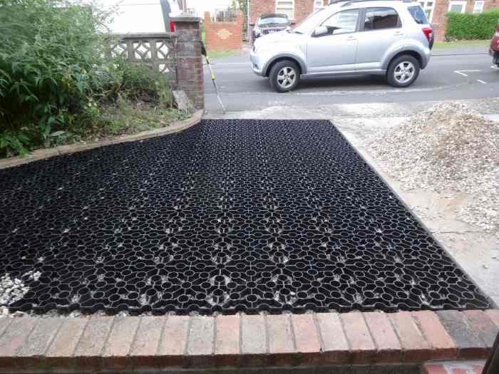 How to Lay Plastic Grids for Gravel Driveways Dengarden