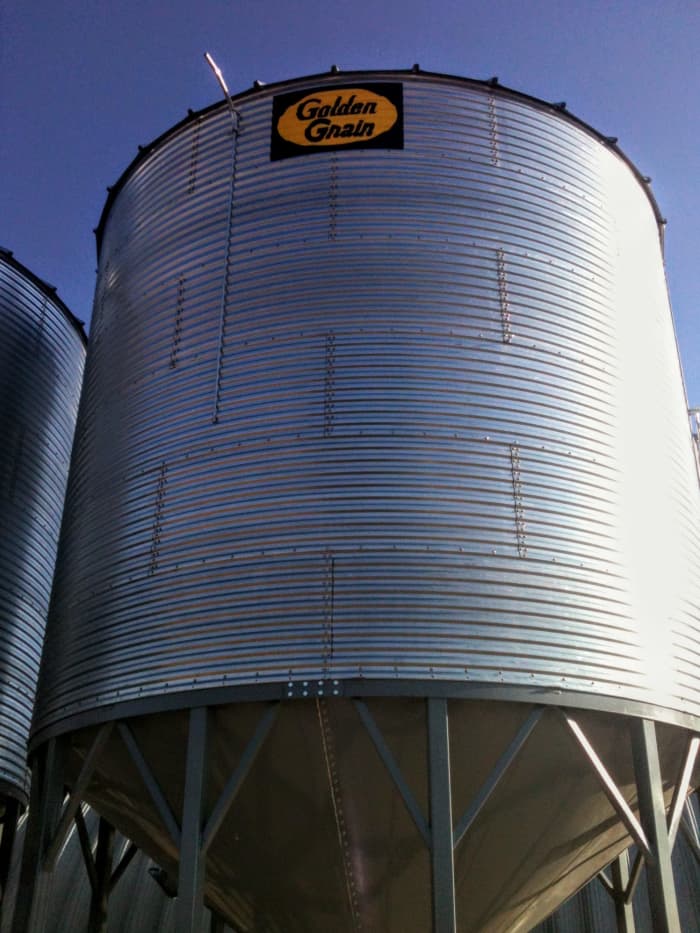 A bin such as this one is a 5 to 6 hour job from first set-up to last tear-down, with a main crew of 2 experienced people.