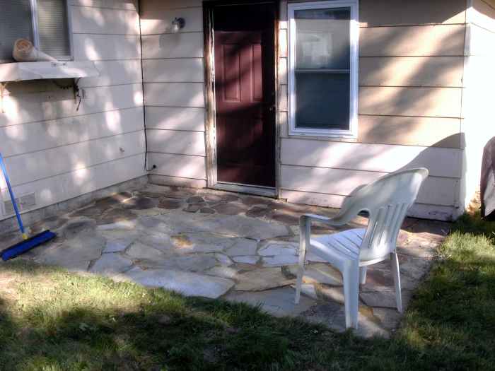 How to Lay a Flagstone Paver Patio DIY Guide Dengarden