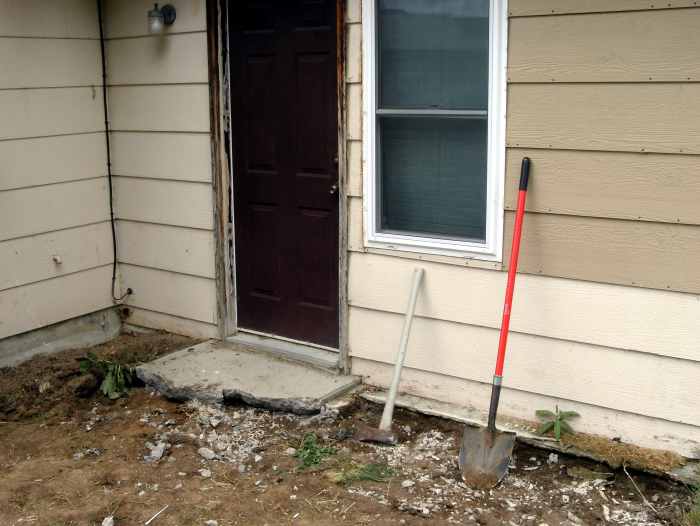 How to Lay a Flagstone Paver Patio DIY Guide Dengarden