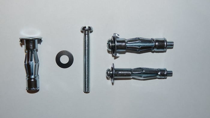 Hollow expansion anchors