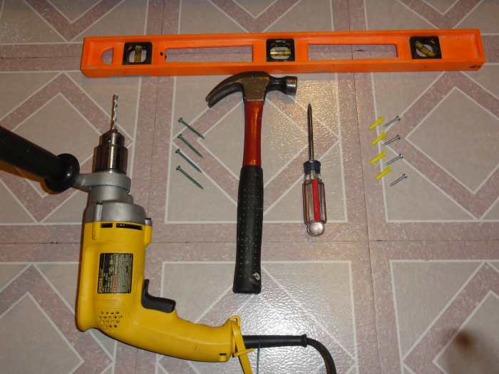 How to Measure and Install a Wooden Shelf With Brackets Dengarden