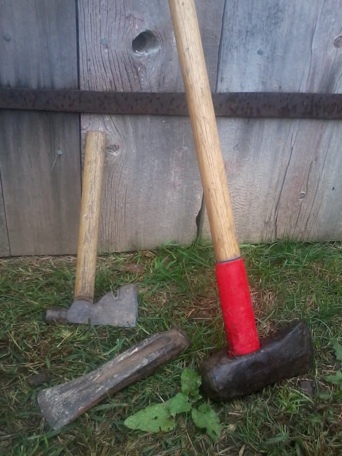 How to Split Fence Rails Out of Logs - Dengarden