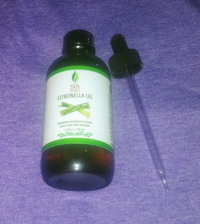 Since it inhibits some forms of bacteria, citronella essential oil can be useful to help curb acne and promote overall skin health.