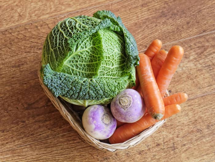 Although there is no proven way to prevent appendicitis, eating green vegetables may reduce the risk.