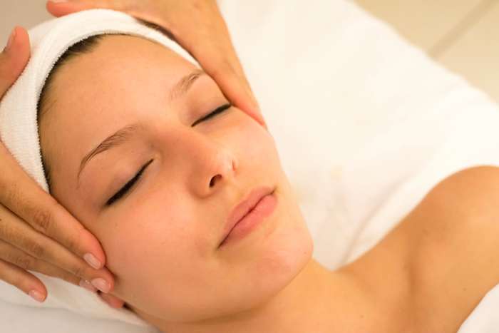 Spa facial treatment