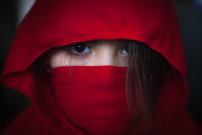 The fictional depictions of ninja in outfits and masks does not reflect the reality of the shinobi in 15th and 16th century Japan; they wore disguises but they tried to blend in so they could spy and infiltrate.
