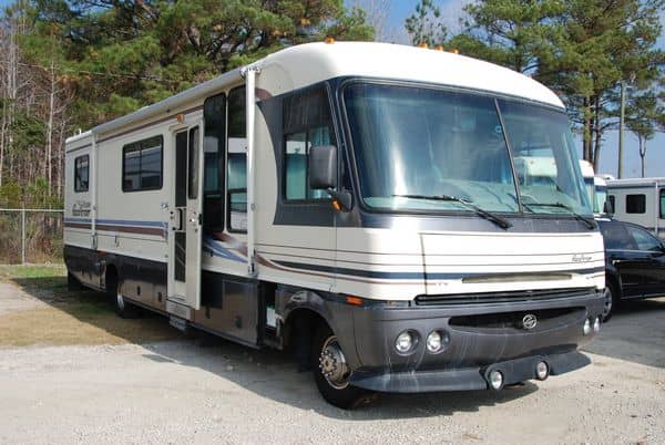 This is a 1996 Pace Arrow Vision motorhome. It was a very nice high end motorhome when new and is many of them are still traveling on the roads of America.