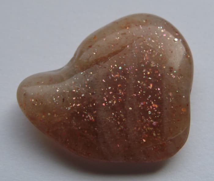 Sunstone has many healing and beneficial properties including being able to help clear and settle and busy mind.
