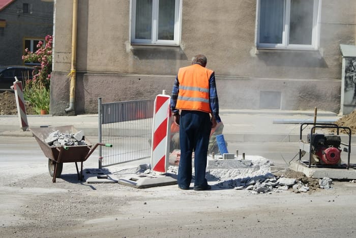 Encourage a construction worker by thanking him for keeping your road safe.