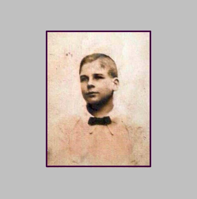 William Hunter (age unknown) (Dec 27, 1897 - Feb 21, 1916). Buried in Maroc British Cemetery in Grenay, France, plot I. B. 38.