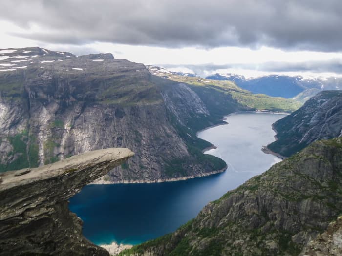 Hiking Trolltunga