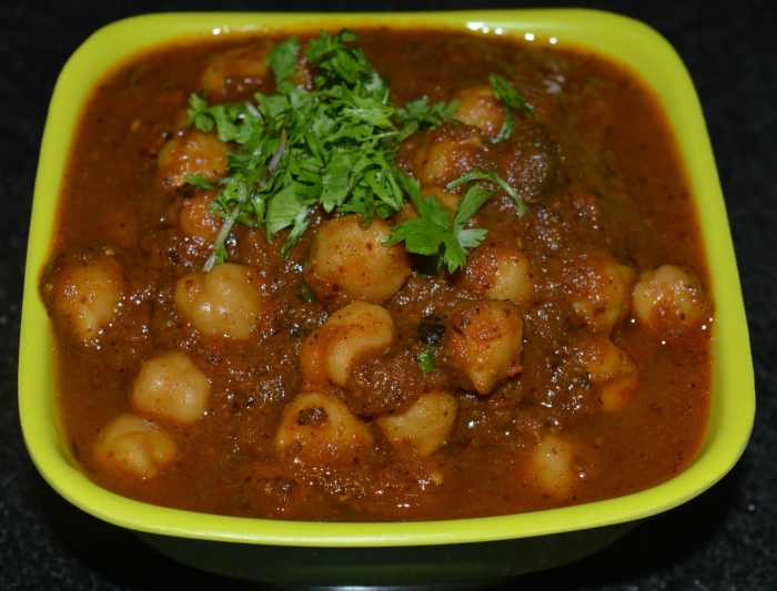 Easy PressureCooker Chickpea Curry (Chole Masala) Recipe Delishably