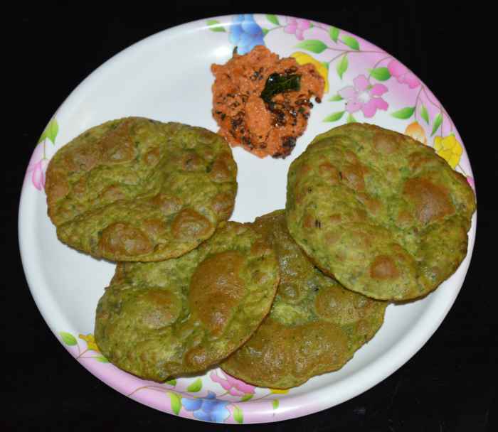 Palak (Spinach) Poori Popular Indian Breakfast Recipe Delishably