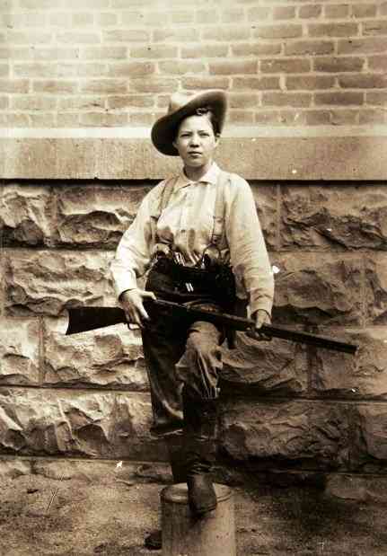Pearl Hart was the first woman to successfully rob a stagecoach in the Wild West.