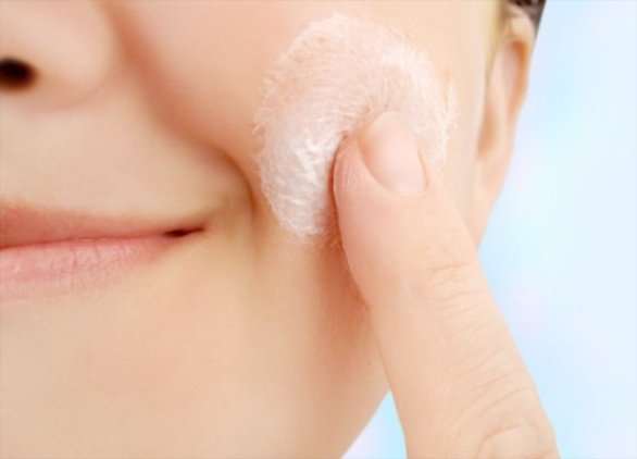 honey-and-oats-facial-scrub-for-flawless-skin