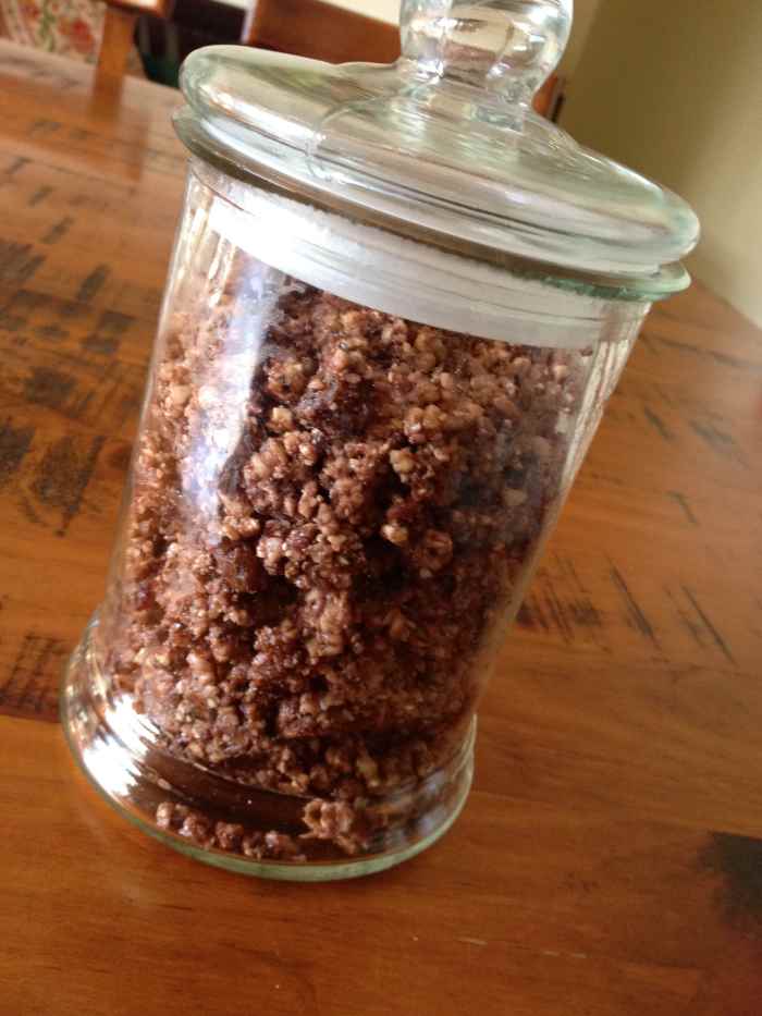 Chocolate and Macadamia Granola (No Sweeteners) Delishably