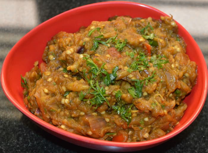 How to Make Punjabi Baingan Bharta (Spicy Eggplant Curry) - Delishably