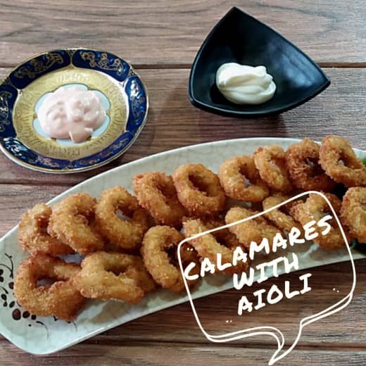 Calamares fritos makes a fantastic appetizer, especially when served with a delicious aioli.