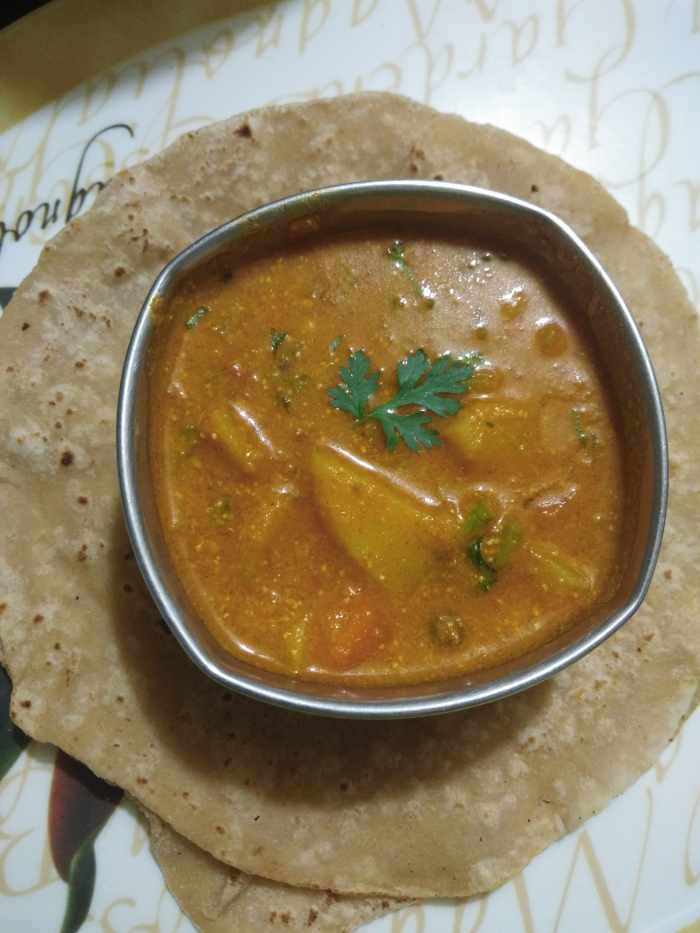 How to Make Vegetable Kurma in a Pressure Cooker Delishably