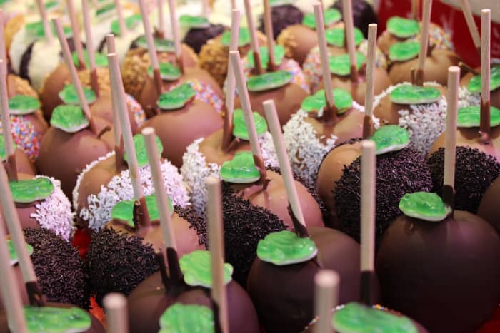Candy apples can be made with dark chocolate instead of caramel for a healthier but still sweet option.
