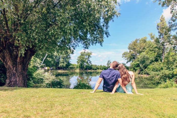 This article will provide advice on how to be more loving and affectionate while communicating with your spouse.