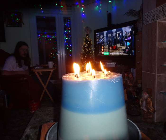 How to Make a Volcano Candle (a Huge Candle With Many Wicks)