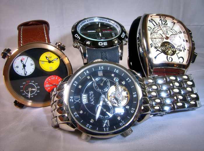 This group includes an Aatos, Parnis, Skmei and a Franck Muller replica