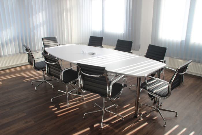 Holding an effective meetings starts with choosing the right space to gather. Make sure to book your meeting room well in advance so that it's available when you need it.