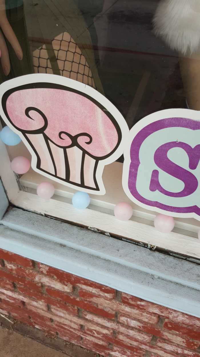 The front display window of Pure Delish