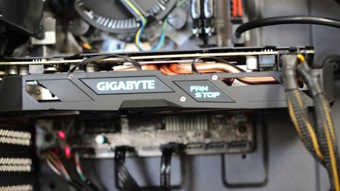 I recently used the RX 470 in a $450 PC build. In Battlefield 1, the i3 was a CPU bottleneck for it. So, if you're building in the same price range, keep that in mind.