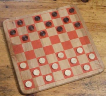 Checkers has few rules and is very easy to learn but doesn't offer players the rich gameplay of chess.