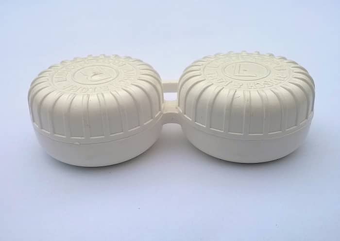 This type of contact lens storage case is used with multipurpose/all-in-one solutions.