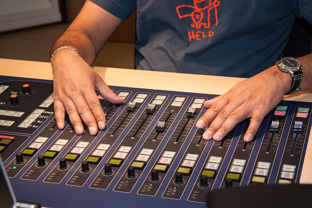 The lighting control board is similar to this, with choices for instant-on or fade up or out.