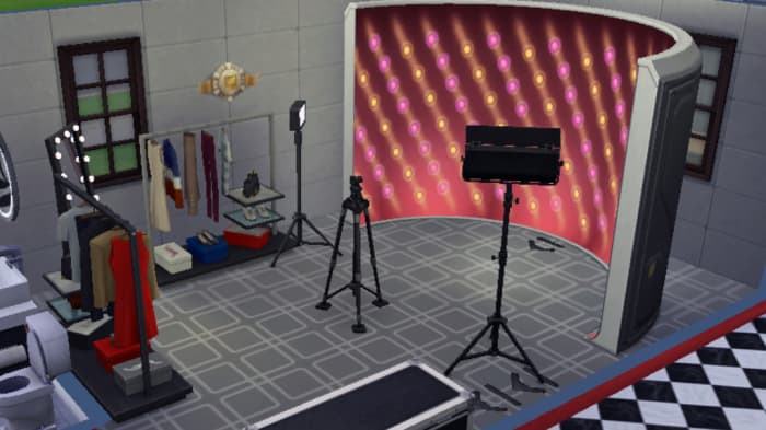 There are so many great options to not only make your studio beautiful, but to enhance your Sim's photography skills.