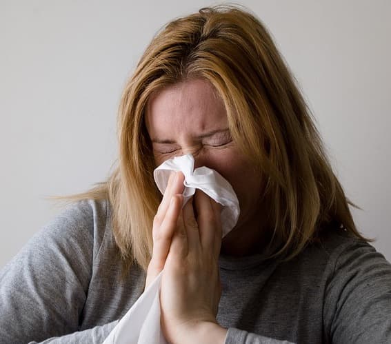 Having a cold is no fun, and all of the common remedies are bogus. Read below to find out what you should and shouldn't be doing to treat your cold.