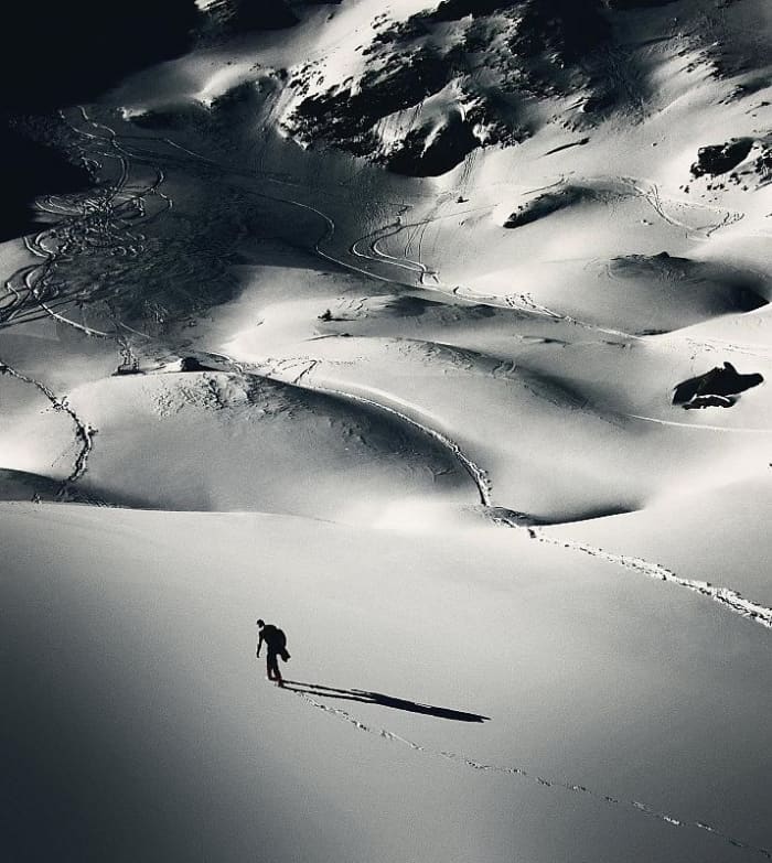 https://i.pinimg.com/736x/e0/a9/cb/e0a9cbab9313f14618913dc1f499ef4e--white-photography-black-and-white.jpg