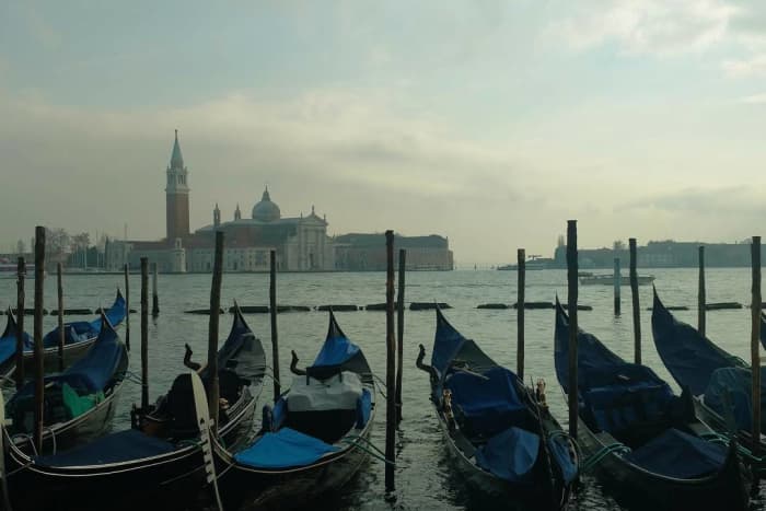 If you're planning on traveling to Venice, here are five things you should avoid doing.