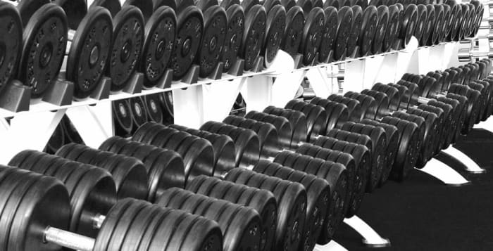 Lifting weights should be avoided when you have costochondritis. It will make your symptoms worse and delay healing.