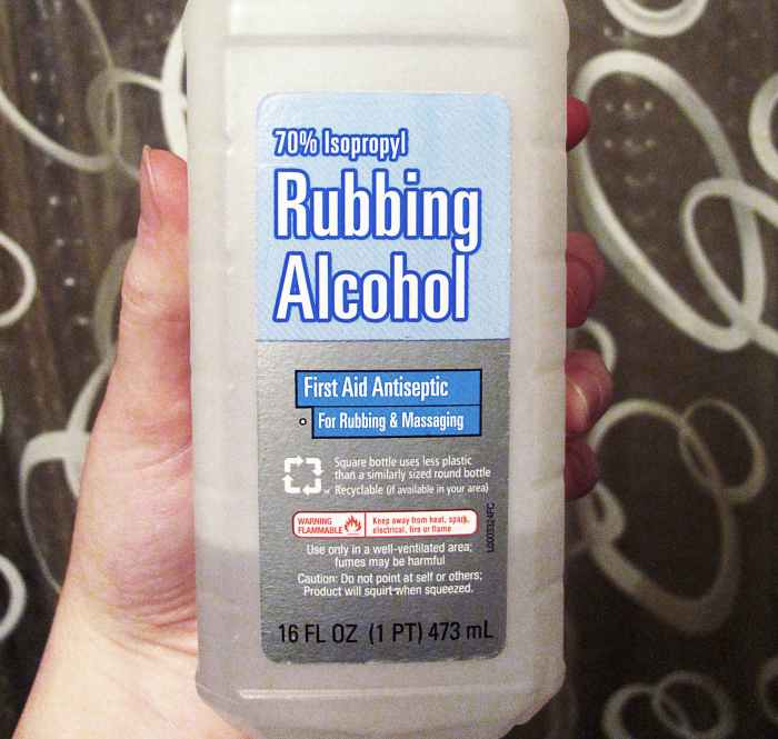 5 Strange (But Effective) Uses of Rubbing Alcohol and Hand Sanitizer