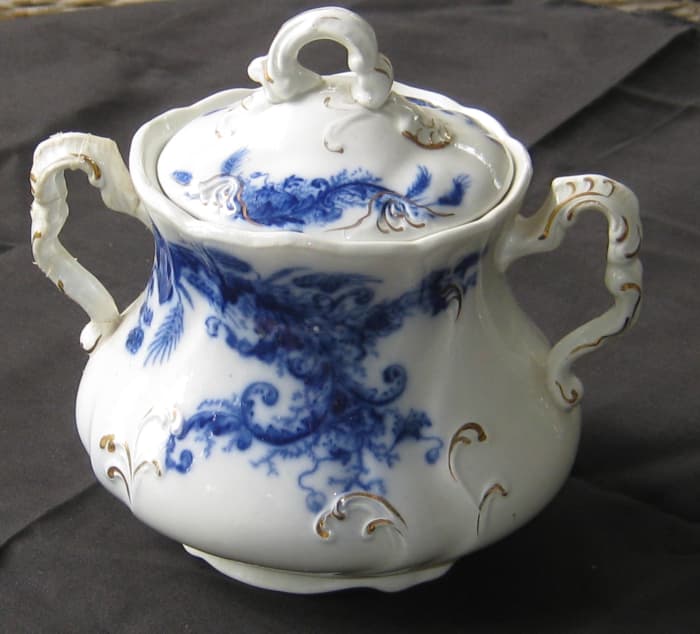 Flow Blue: History and Value of Blue-and-White Antique China - HobbyLark