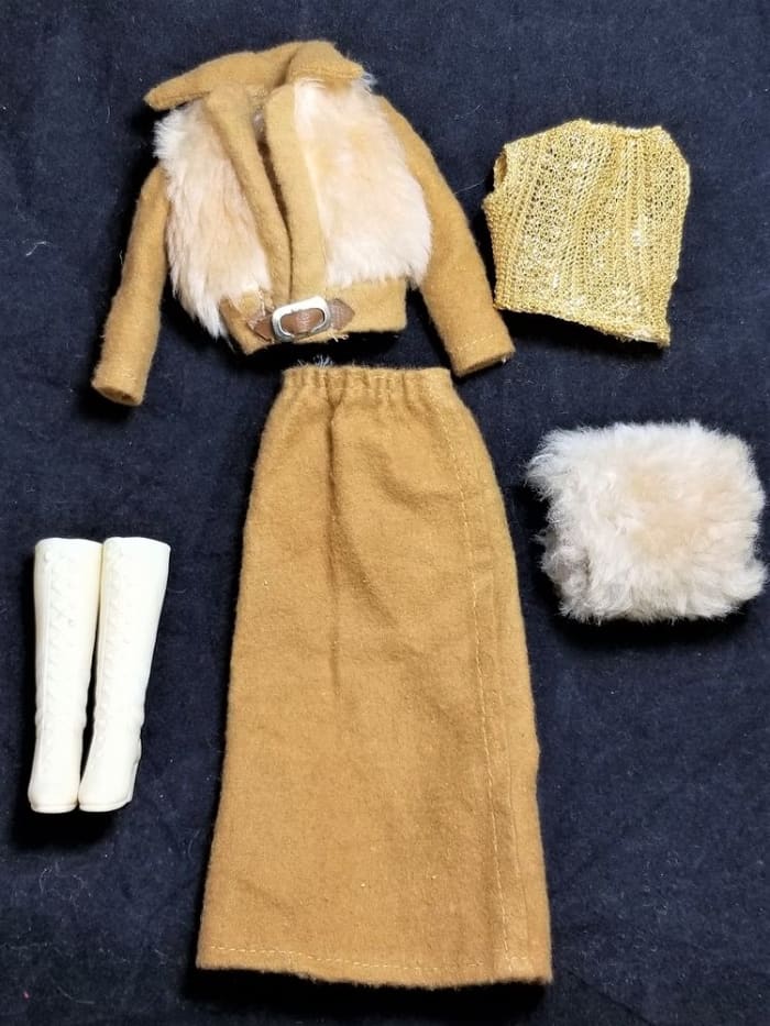 Barbie Doll’s 1974 Fashion Scene - HobbyLark