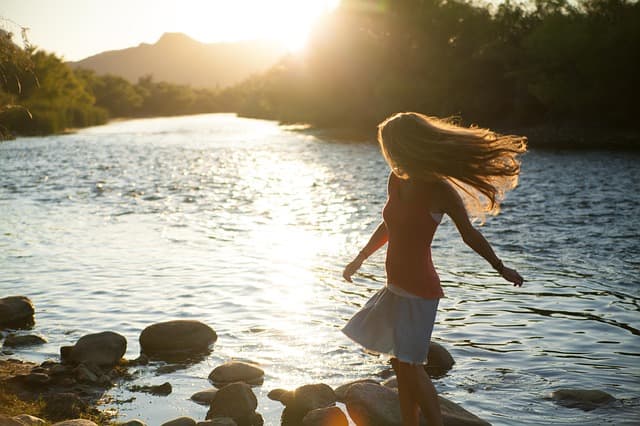 Being alone doesn't mean you're disconnected from life. There's a lot more to living than the company of other people, valuable as that may sometimes be. Being alone in nature, appreciating the rest of life around you, is one of the best things!
