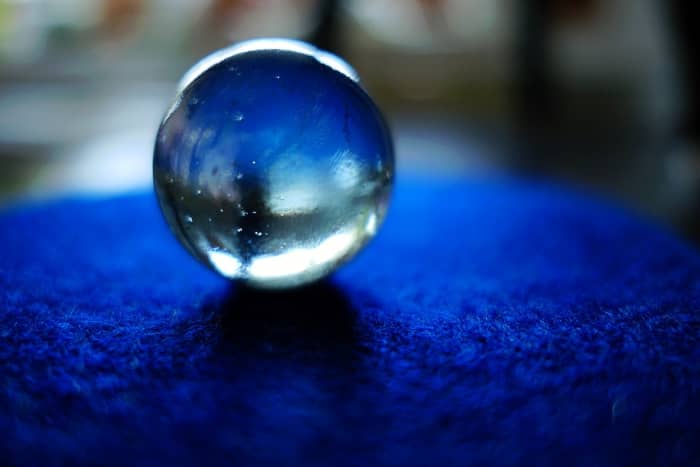 Opal has been found to be useful in opening the third eye chakra and helping with clairvoyance and psychic abilities.